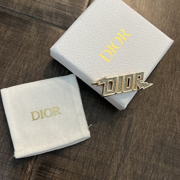 100% AUTHENTIC DIOR EMBELLISHED CHARM . Comes with the box and dust pock… - Picture 5 of 17